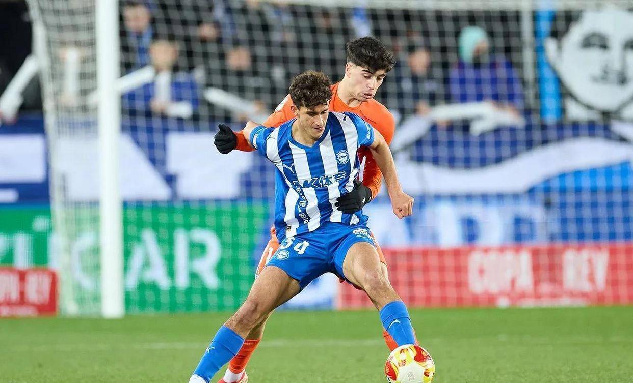 包含这也行？皇家社会围绕西甲门线救险托特纳姆转会期单刀错失，赛前埃因霍温备战国王杯的词条